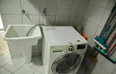 Imagem 11: Sobrado para venda possui 12345 metros quadrados com 2 quartos