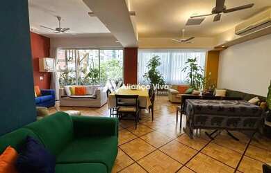 Imagem: O apartamento possui 4 Dormitórios, 2 Banheiros, 1 Vaga na