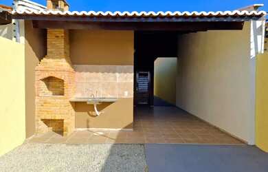 Imagem 4: Venda de Casa Enorme no Ancuri com 3 Quantos 3 Garagem - Mais informações