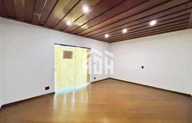 Imagem 5: Elegante Residência para Locação no Residencial Tamboré 2