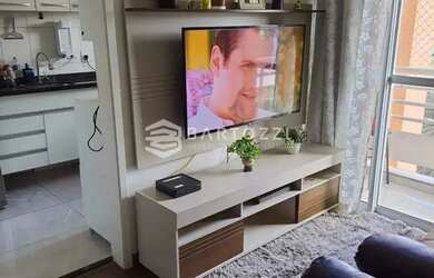 Imagem: O apartamento possui 2 Dormitórios, 1 Banheiro, 1 Vaga na garagem