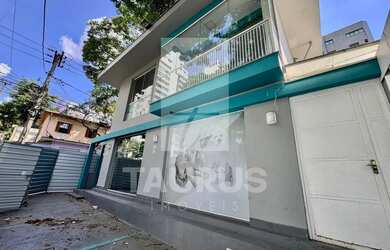 Imagem: O depósito possui 4 Vagas na garagem, 286m² de Área e está