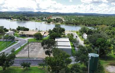 Imagem: O terreno possui 1.740m² de Área e está localizado em Área