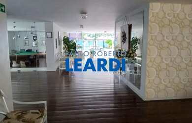 Imagem: O apartamento possui 2 Dormitórios, 3 Banheiros, 2 Vagas na