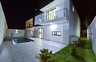 Imagem: A casa em condomínio possui 5 Dormitórios, 5 Banheiros, 4