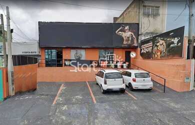 Imagem: O depósito possui 4 Vagas na garagem, 131m² de Área e está