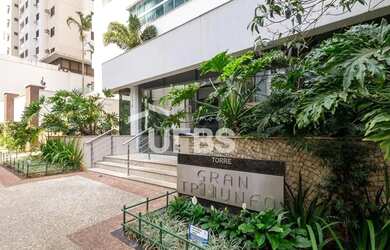 Imagem: O apartamento possui 4 Dormitórios, 5 Banheiros, 2 Vagas na