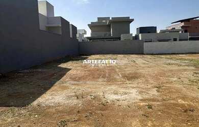 Imagem: O terreno possui 360m² de Área e está localizado em Villa