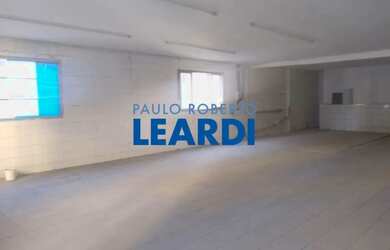 Imagem: O depósito possui 421m² de Área e está localizado em Bom