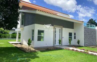 Imagem: A casa em condomínio possui 4 Dormitórios, 5 Banheiros, 4