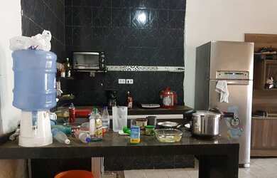 Imagem: A casa possui 1 Dormitório, 1 Banheiro, 3 Vagas na garagem