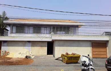 Imagem: O depósito possui 5 Vagas na garagem, 443m² de Área e está