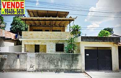 Imagem: A casa possui 4 Dormitórios, 3 Banheiros, 1 Vaga na garagem