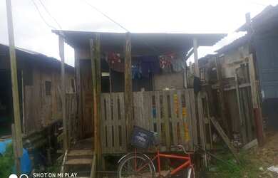 Imagem: A casa possui 1 Dormitório, 1 Banheiro e está localizado