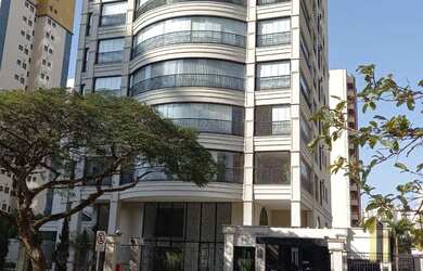 Imagem: O apartamento possui 4 Dormitórios, 5 Banheiros, 5 Vagas na