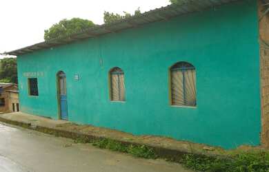 Imagem: A casa possui 1 Dormitório, 1 Banheiro, 5 Vagas na garagem