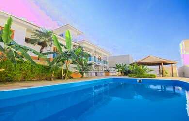 Imagem: A casa em condomínio possui 4 Dormitórios, 5 Banheiros, 5