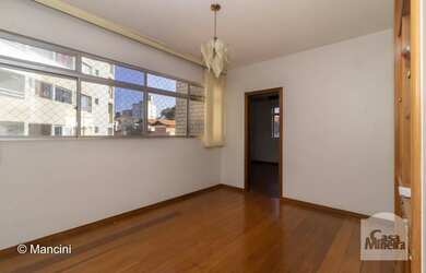 Imagem: O apartamento possui 4 Dormitórios, 2 Banheiros, 2 Vagas na