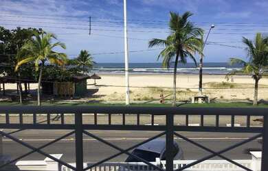 Imagem: A casa possui 5 Dormitórios, 5 Banheiros, 5 Vagas na garagem