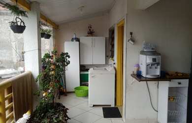 Imagem: A casa possui 5 Dormitórios, 4 Banheiros e 3 Vagas na garagem