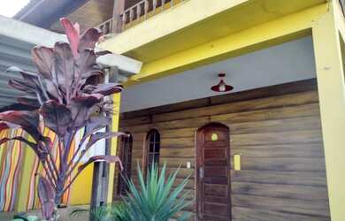 Imagem: O depósito possui 3 Vagas na garagem e 220m² de Área e está