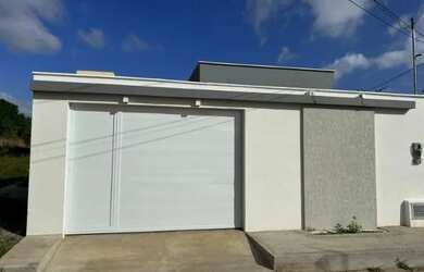 Imagem: A casa em condomínio possui 3 Dormitórios, 2 Banheiros, 2