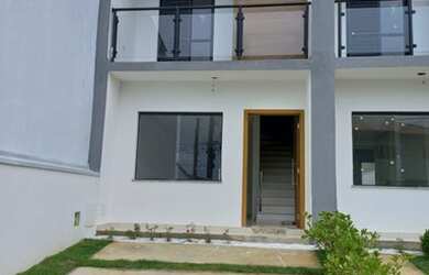 Imagem: A casa possui 2 Dormitórios, 2 Banheiros, 2 Vagas na garagem