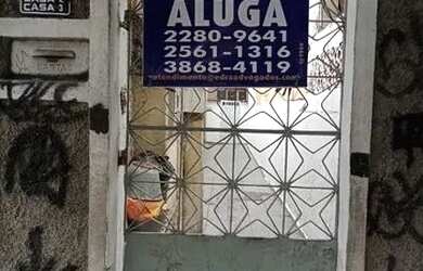 Imagem: A casa possui 2 Dormitórios e 2 Banheiros e está localizado