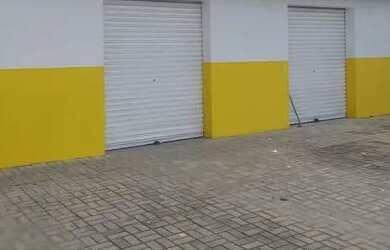 Imagem: O depósito possui 5 Vagas na garagem, 220m² de Área e está