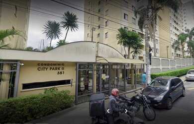 Imagem: O apartamento possui 3 Dormitórios, 1 Banheiro, 1 Vaga na garagem