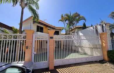 Imagem: A casa em condomínio possui 5 Dormitórios, 2 Banheiros, 3