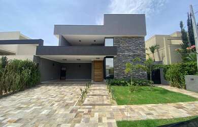 Imagem: A casa em condomínio à venda possui 3 Dormitórios, 5 Banheiros