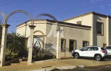 Imagem: O depósito possui 5 Vagas na garagem e 290m² de Área e está