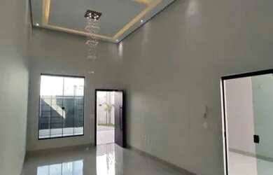 Imagem: A casa possui 3 Dormitórios, 1 Banheiro, 1 Vaga na garagem