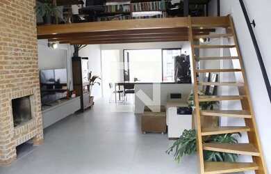 Imagem: A casa possui 2 Dormitórios, 3 Banheiros, 1 Vaga na garagem