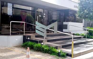 Imagem: O apartamento possui 4 Dormitórios, 5 Banheiros, 2 Vagas na