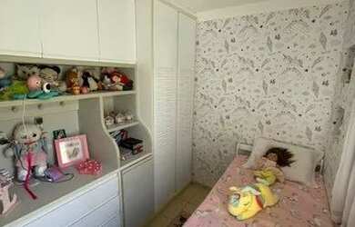 Imagem: A casa possui 4 Dormitórios, 3 Banheiros, 2 Vagas na garagem