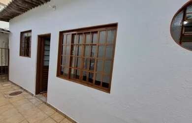 Imagem: A casa possui 1 Dormitório, 1 Banheiro e 40m² de Área e está