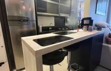 Imagem: O apartamento possui 2 Dormitórios, 1 Banheiro, 1 Vaga na garagem