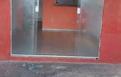 Imagem: A casa possui 3 Dormitórios, 2 Banheiros, 1 Vaga na garagem