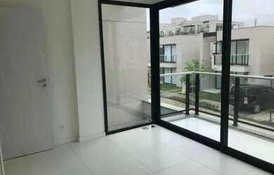 Imagem: A casa em condomínio à venda possui 3 Dormitórios, 5 Banheiros