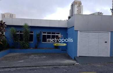 Imagem: A casa possui 4 Dormitórios, 2 Banheiros, 5 Vagas na garagem