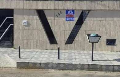 Imagem: A casa possui 3 Dormitórios, 2 Banheiros, 1 Vaga na garagem