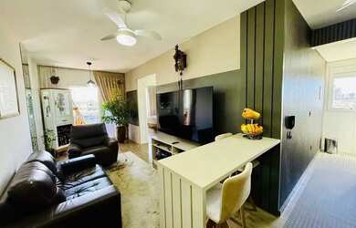 Imagem: O apartamento possui 2 Dormitórios, 1 Banheiro, 1 Vaga na garagem