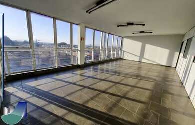 Imagem: O depósito possui 250m² de Área e está localizado em Jardim