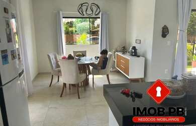 Imagem: A casa em condomínio possui 3 Dormitórios, 2 Banheiros, 3