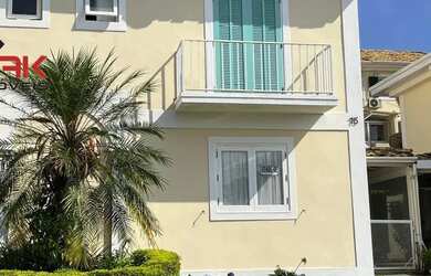 Imagem: A casa em condomínio possui 3 Dormitórios, 3 Banheiros, 2