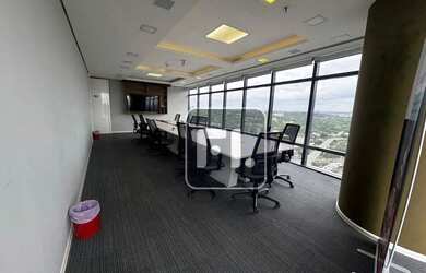 Imagem: O depósito possui 5 Vagas na garagem, 742m² de Área e está