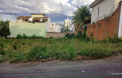 Imagem: O terreno possui 450m² de Área, Imóvel novo e está localizado