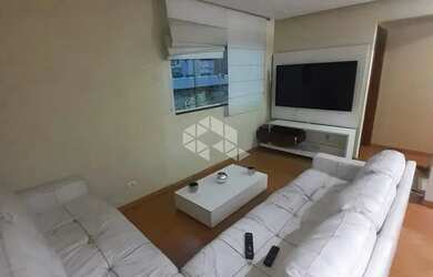 Imagem: O depósito possui 2 Vagas na garagem, 390m² de Área e está